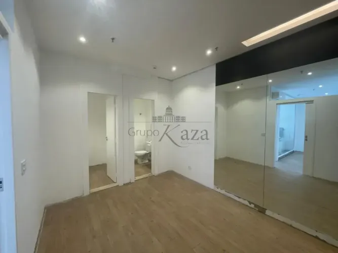 Sala em Condomínio Comercial - Parque Residencial Aquarius - Condomínio The One Office Tow