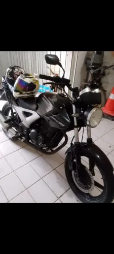Vendo Twister preta top de linha