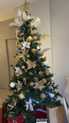 Árvore de Natal de 2m com enfeites e iluminação inclusos