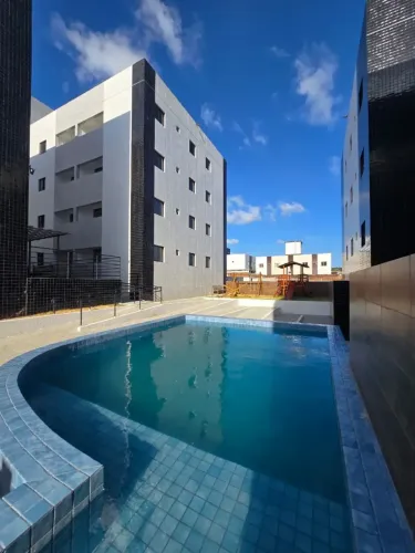 Apartamento Térreo com Área no Cidade dos Funcionários II com 2 Quartos e Piscina