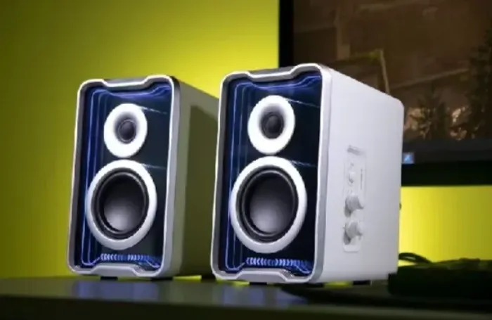Caixas da Edifier som bluetooth e cabo branca