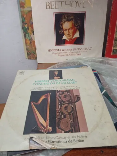 Dicos músicas antigas.