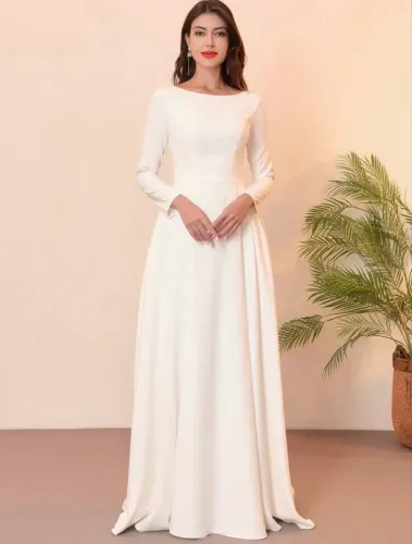 Vestido de noiva de cetim elegante e atemporal