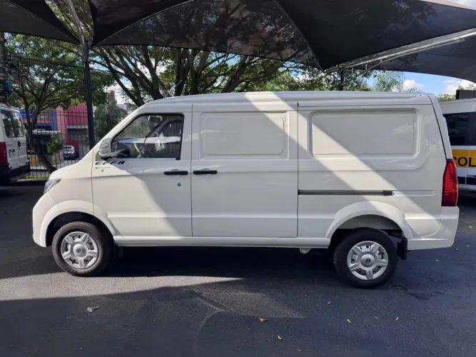Effa V25 FURGÃO 1.5 16V 5P 2027