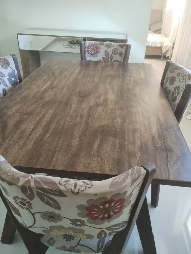 Jogo de mesa de madeira de demolição com 6 cadeiras