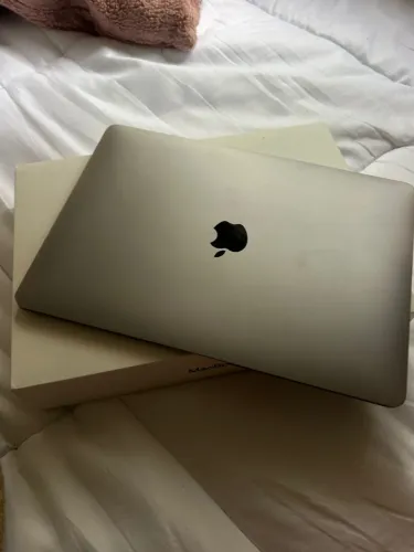 MacBook Air 13? 2018 Intel i5 8GB RAM SSD 128GB