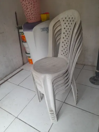 Cadeiras de plástico-6 por 150!!!!