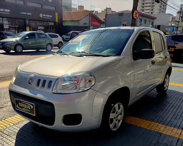 Fiat Uno Attractive 1.0 EVO Fire Flex 8V 5P 2014