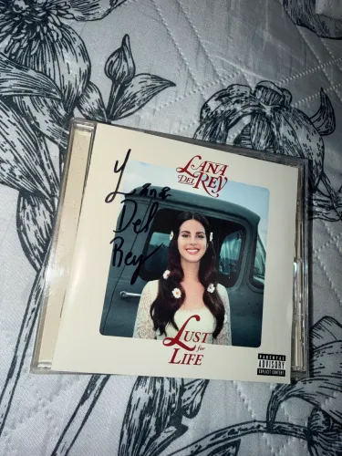 LANA DEL REY CD AUTOGRAFADO LUST FOR LIFE RARO