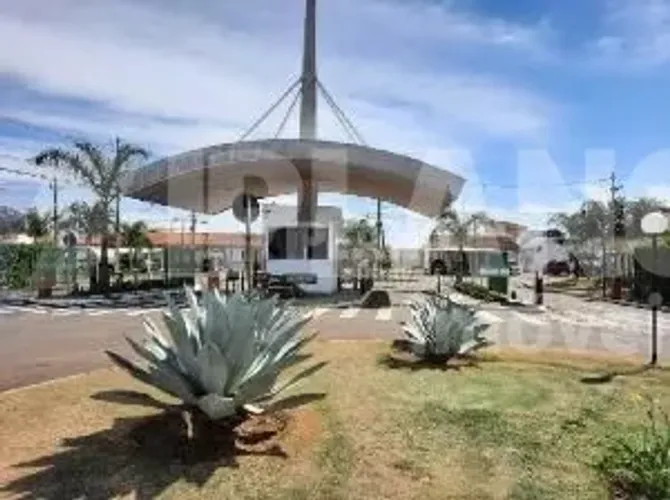 Casa em Condomínio no Jardim Ipanema - Aluguel Imperdível!