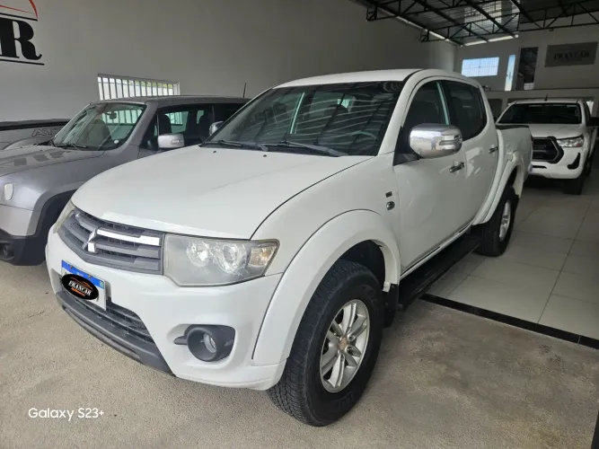 Mitsubishi L200 Triton HPE 3.2 CD TB Int.diesel AUT 2015