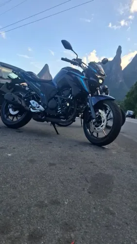 Vendo moto fz25