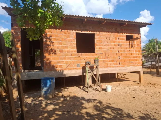Vende-se 100 mil