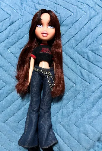 Bratz - Dana com look Rock Angels 