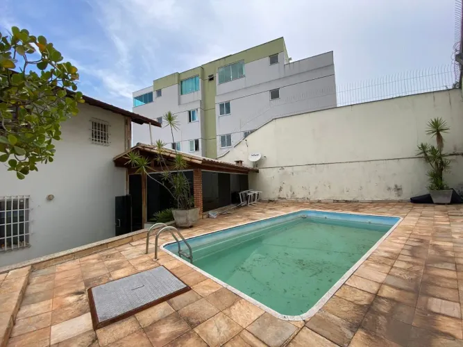 CASA 3 QUARTOS COM SUITE