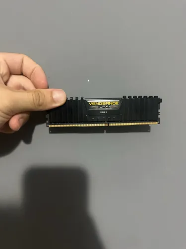 Memoria ram vengeance 8gb ddr4 3000mhz