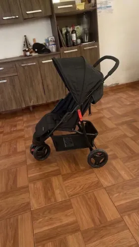 Carrinho de Bebé + Bebé Conforto Wizz (Travel System) - Segurança, Estilo e Praticidade!