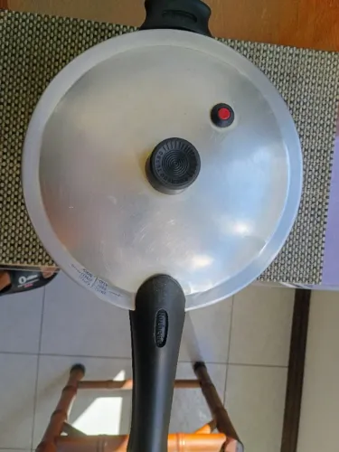 Panela de Pressão Rochedo Segura 4,5l Stone Pro Preto