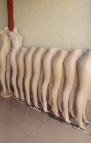 9 manequins por 450