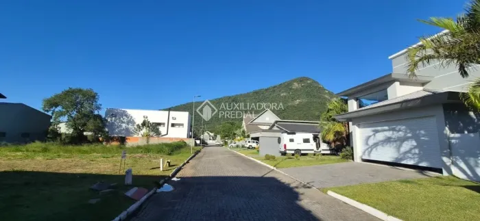 Terreno à venda em Morro das Pedras, Florianópolis