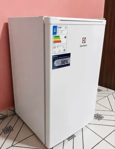 Frigobar Electrolux 122L