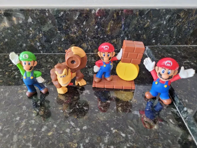 Lote com 4 Brindes McDonald's  - Mario Donkey Kong Luigi - Nintendo
