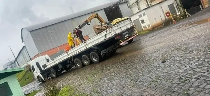 VENDA CARRETA ( EXCELENTE ESTADO)