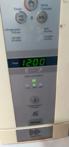 Vendo geladeira,máquina de lavar, fogão 4 bocas funcionando