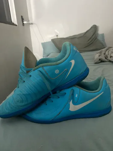 Chuteira Nike perfeito estado