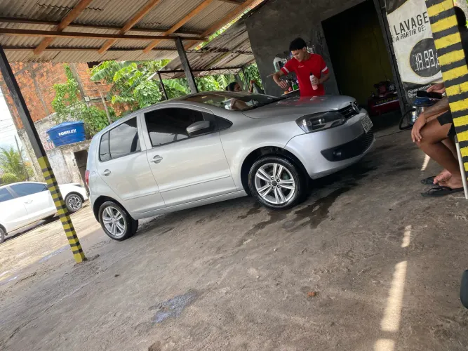 Volkswagen Fox 1.0 MI Total Flex 8V 5P 2011