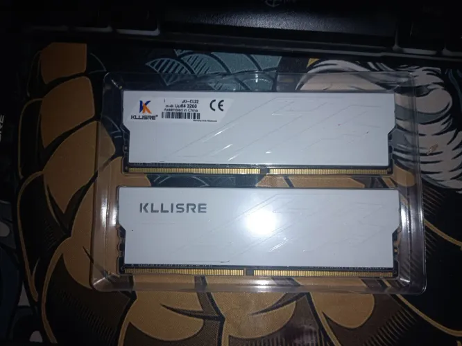 Memeria Ram DDR4 16-GB. Pentes brancos - apenas para sistema Intel.