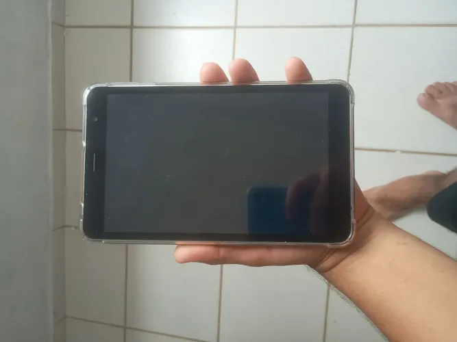 Tablet Multilaser em bom estado, novo.