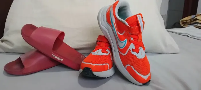 Chinela havaianas e Tênis Nike 31/32