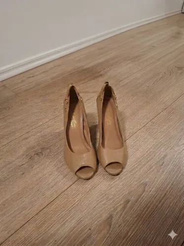Salto Peep Toe Bege