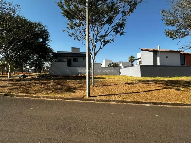 Lote à venda com 388,77 m² no condomínio Estancia dos Ipês, em Uberaba
