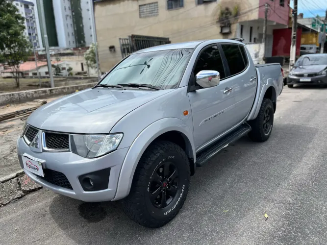 Mitsubishi L200 Triton HPE 3.2 CD TB Int.diesel AUT 2012