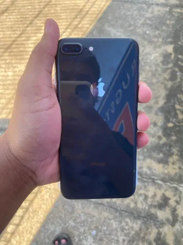 iPhone 8 Plus