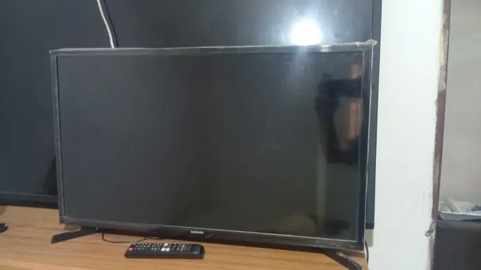 Vendo TV Samsung 32? NOVINHA