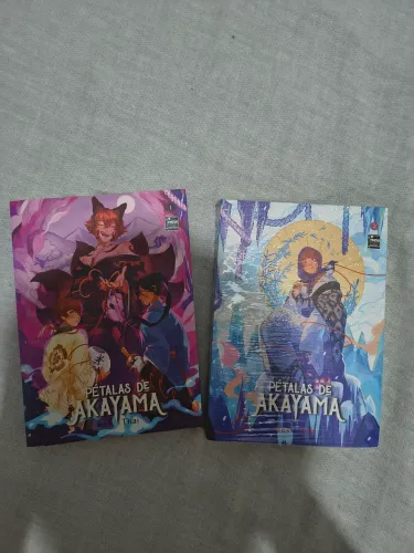 Livros Pétalas de Akayama por Bex e Thai