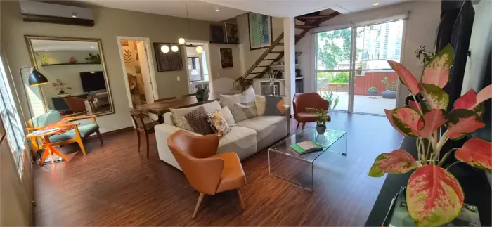 Casa à venda com 3 quartos, sendo 1 suíte, no condomínio Townhouse Village Morumbi, São Pa