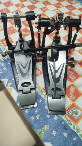 Pedal duplo