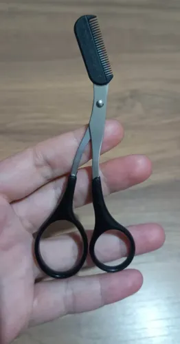 Tesoura De Aparar Sobrancelha Aço Inoxidável Ferramenta Beleza Afiada Cor Preto