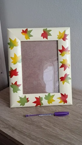 Porta Retrato de Mesa Pintura Artesanal 15x21cm