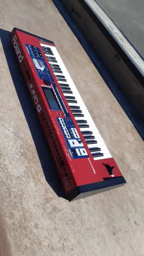 Roland Juno g (peças ou concerto)
