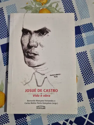 Livro - Josué de Castro vida e obra