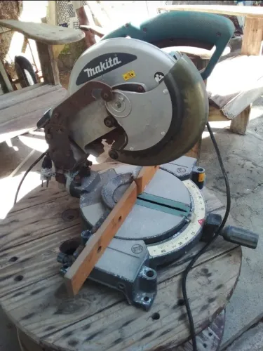 Esquadria Makita