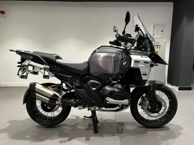 R 1300 GSA Triple Black ASA - 36x R$ 2.737,78*