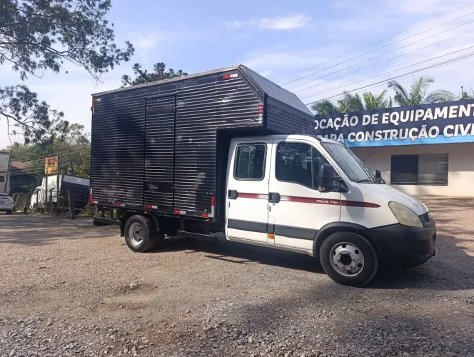Iveco Daily 70C17 Cabine Dubla Baú 