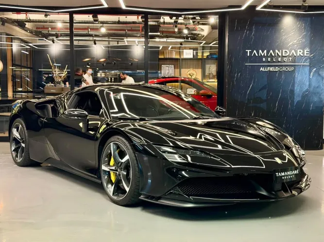 Ferrari SF 90 Spider 4.0 V8 Bi-turbo (híbrido) 2024