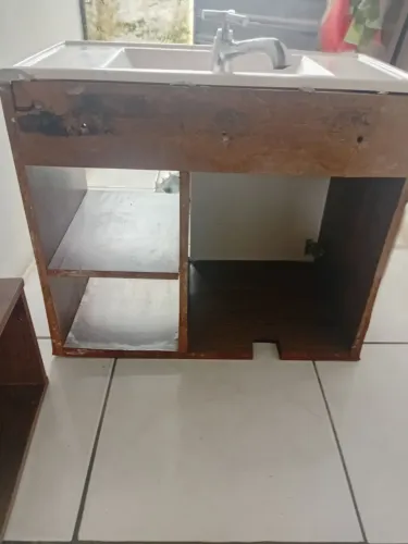Armário com pia para banheiro